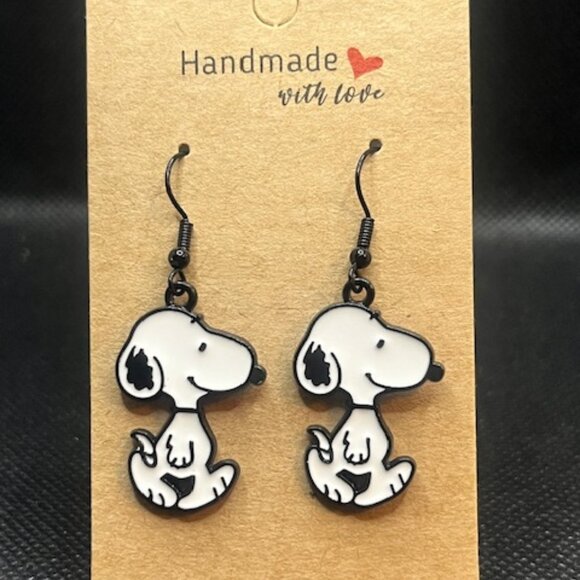 Snoopy Earrings - Picture 1 of 3